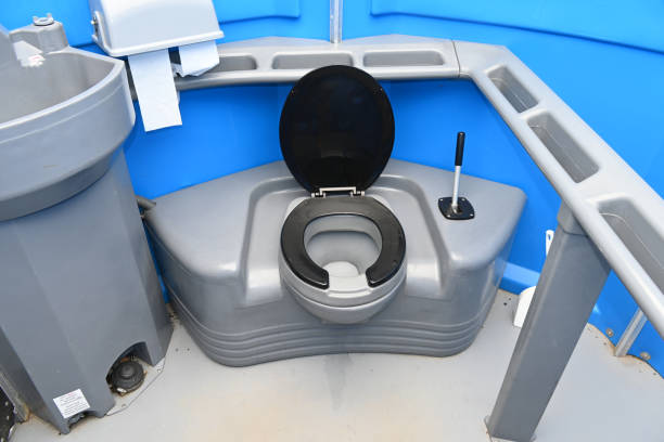 Best Portable bathroom rental  in Raymond, WI